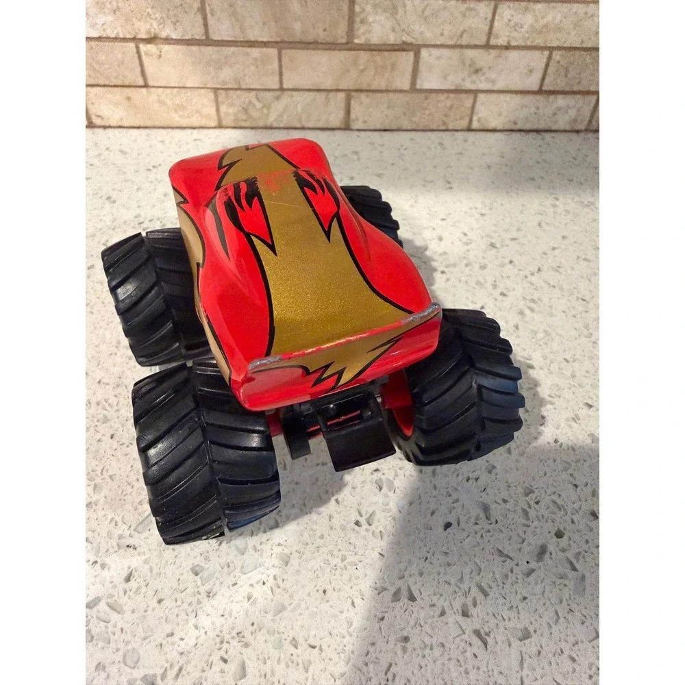 Disney Pixar Cars 1:55 Scale Lightning McQueen Frightening McMean Monster Truck
